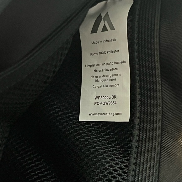 Everest Premium Waist Pack, belt bag, fanny bag. Black and silver - Picture 5 of 7